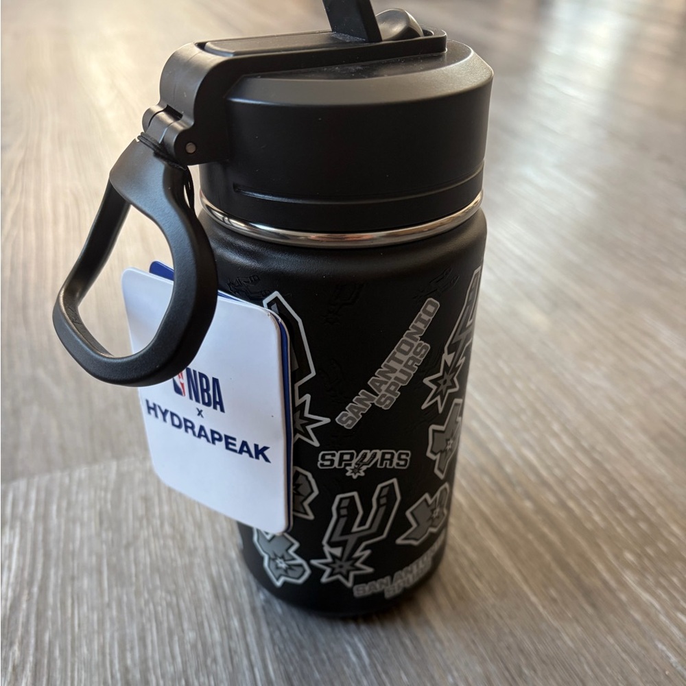 NWT Hydrapeak Spurs water bottle 14 oz.